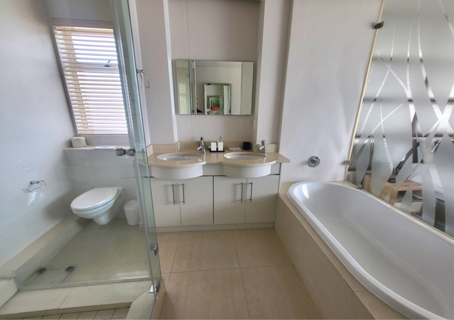 To Let 2 Bedroom Property for Rent in Mouille Point Western Cape